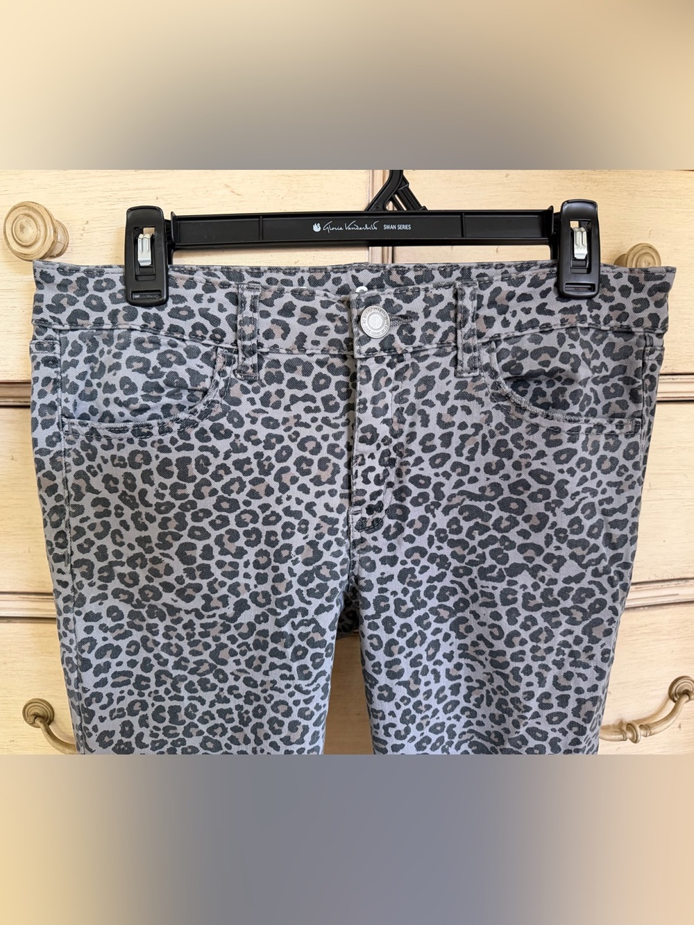 SO Gray Leopard-Print Low-Rise Jeggings